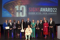 Lore Bert erhält den Signs Award